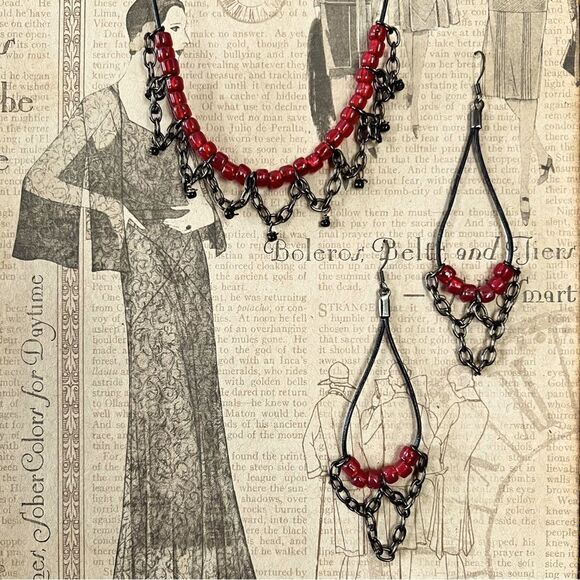 Hand Crafted Red/Black Beads & Chain Necklace & Earring Set - Picture 7 of 8